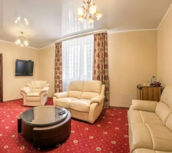 Двухместный люкс с балконом (двуспальная кровать) в Red hotel
