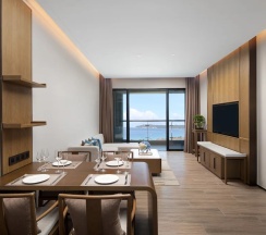 Люкс с 2 комнатами в Holiday Inn & Suites Sanya Yalong Bay