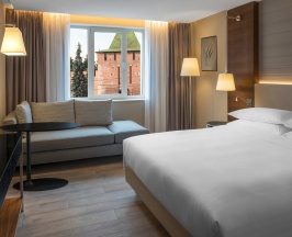 Номер Делюкс с видом на Кремль в Sheraton Nizhny Novgorod kremlin