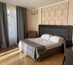 люкс двухместный с балконом в На Черноморской