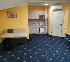 Семейный номер в Априори