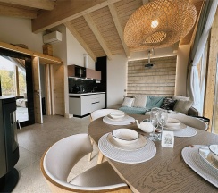 Лодж 4 с бесплатной сауной + Безлимитное посещение ЕлятыПарка в ЕлятыЛодж