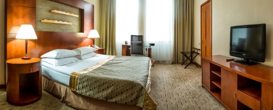 Двухместный номер Superior с балконом двуспальная кровать в Park Hotel Bishkek