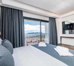 Двухместный номер Standard с частичным видом на море двуспальная кровать в Kas Pier Hotel