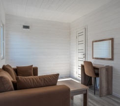 Двухкомнатный номер с выходом на бассейн в Green Village