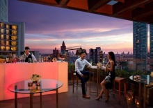 Трёхместный клубный люкс Grand в Отель Bangkok Marriott Marquis Queen’s Park