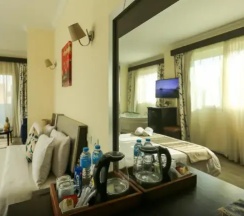 Люкс Executive с видом на пирамиды и джакузи в Pyramid Edge Hotel & Exclusive Pyramids View Rooftop
