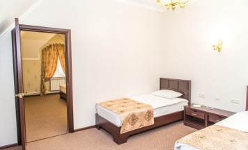 Классический четырехместный номер в Кароза