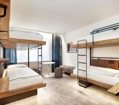 Четырёхместный номер в H2 Hotel München Olympiapark