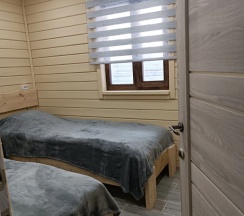 Коттедж с 2 комнатами с красивым видом из окна в Четыре Сезона