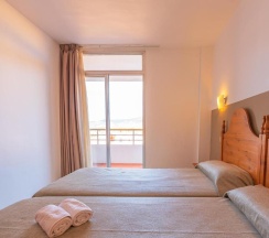 Апартаменты с 3 комнатами в Xon's Platja Hotel Apartments