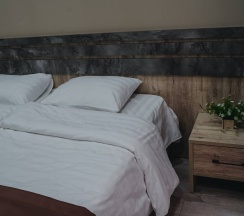 Люкс 3-х комнатный с балконом в Ахтынские бани №1