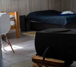 Четырехместный номер с 1 двуспальной или 2 односпальными кроватями с видом на озеро в Озеро