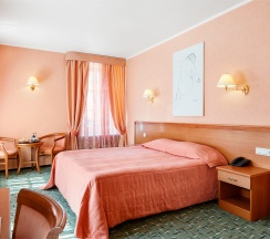 Двухместный полулюкс (двуспальная кровать) в Old Estate Hotel&SPA