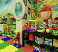 Трехместный стандарт с выходом на общую террасу в Golden Kids