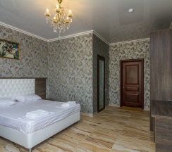 Номер Deluxe (общая ванная комната) в Золотая корона
