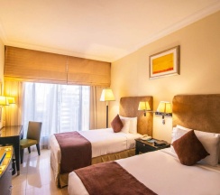 Семейные апартаменты с 2 комнатами с панорамным видом на город в Mercure Barsha Heights