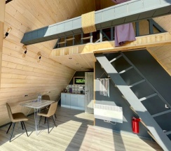 A-FRAME «МАЛИНА» С КУПЕЛЬЮ в Лаванда