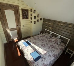 Коттедж Дуплекс с красивым видом из окна в Брусничный коттедж