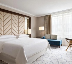 Двухместный клубный номер Premium двуспальная кровать в Sheraton Grand Warsaw