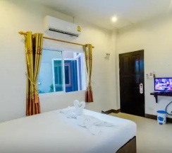 Двухместный номер Superior двуспальная кровать в Baan Yuyen Karon Guesthouse