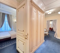 Люкс "Дворянский" с видом на Строгановский дворец и реку Мойку в Taleon Imperial Hotel