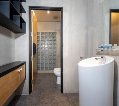 Вилла с 2 комнатами с балконом и с видом на горы в Design Duplex P10 in Natural Park Resort