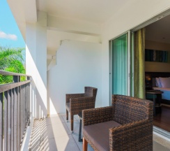 Двухместный номер Premium с балконом двуспальная кровать в Отель Holiday Inn Resort Phuket Karon Beach by IHG