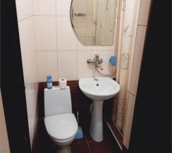 Трехместный номер с отдельным выходом во двор в Guest house city center