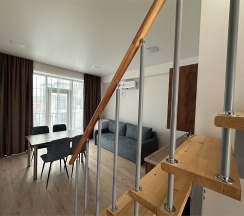 Двухуровневый ПОЛУЛЮКС с зоной отдыха на крыше в Santorini Family Club