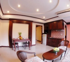 Двухместный люкс с видом на город двуспальная кровать в Golden Villa
