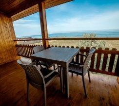 Люкс номер с прямым видом на море на 4-5 человек. в Golden beach