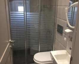 Двухместный номер с балконом 2 отдельные кровати в Konak Bella 3