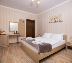 Комфорт двухкомнатный с гардеробной и балконом до 5 гостей в Джульетта