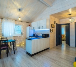 №9 BarnHouse 60m2 с кондиционером и закрытой территорией (оснащение дома см. Подробнее)) в Les holidays