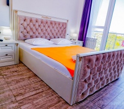 №№ 23, 24, 25 двуспальная кровать с видом на море, бассейн и горы в Elit house
