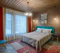 Коттедж с 4 комнатами с балконом и с красивым видом из окна в Заречье