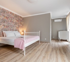 Апартаменты c 1 комнатой с балконом в Прованс