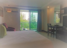 Номер Deluxe с балконом в Nice Residence Hotel Bangkok