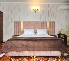 Люкс двухкомнатный с балконом в Castro