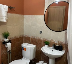 Номер стандарт комфорт с 1 двуспальной кроватью в Дисней