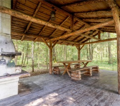 Гостевой дом с горячей купелью и камином в Лепота