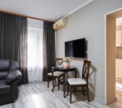 Коттедж с одной спальней в Салют