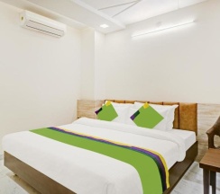 Двухместный номер Deluxe двуспальная кровать в Treebo Paras Raj Near City Palace