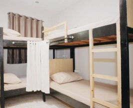 Кровать в общем номере (женский номер) в Bunks Hostel