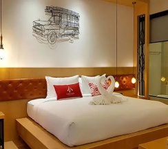 Трёхместный Aurico люкс с балконом в Aurico Kata Resort & Spa