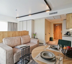 Вип Юник в Ластадие