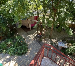 4-местный номер улучшенный комфорт с 2 двуспальными кроватями в Диво