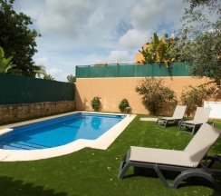 Вилла с 5 комнатами с видом на море в Villas Av Los Altos De Marbella