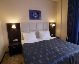 Номер люкс с 1 двуспальной кроватью и диваном в Арлекино